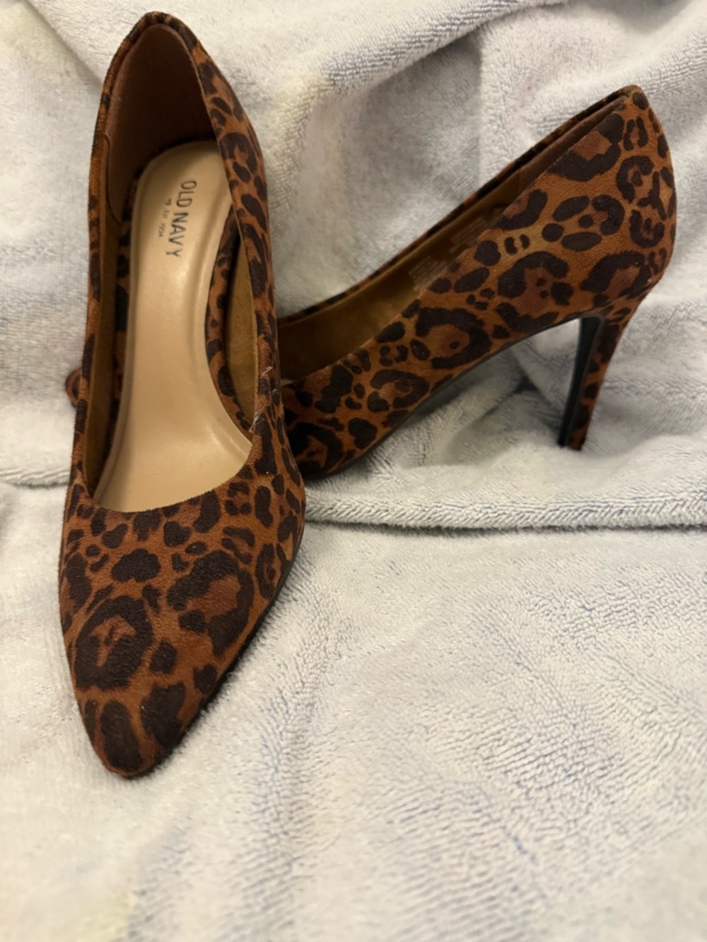 Leopard pumps